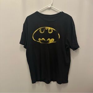 EUC Batman Men’s Logo Shirt. Men’s large.